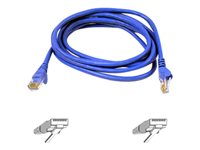 Belkin High Performance - Patch-kabel - RJ-45 (hane) till RJ-45 (hane) - 3 m - UTP - CAT 6 - formpressad, hakfri - blå - för Omniview SMB 1x16, SMB 1x8; OmniView SMB CAT5 KVM Switch A3L980B03M-BLUS